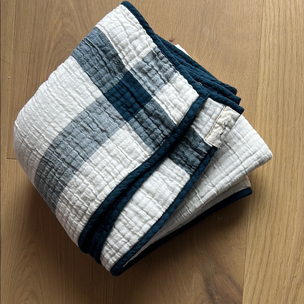 Petit Pehr Navy and White Plaid Muslin Quilt